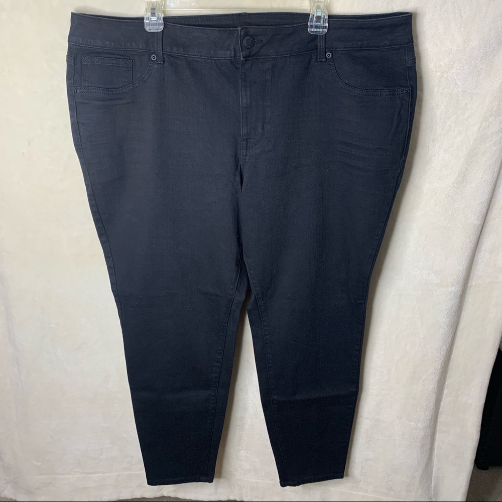 MAURICES NWOT Black Jeggings